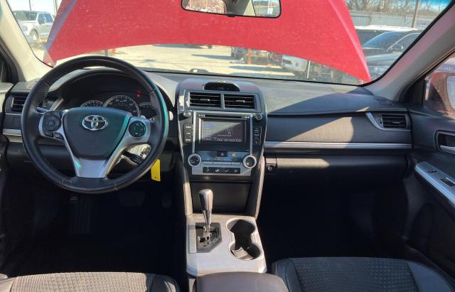 84029714-2014-toyota-camry_9