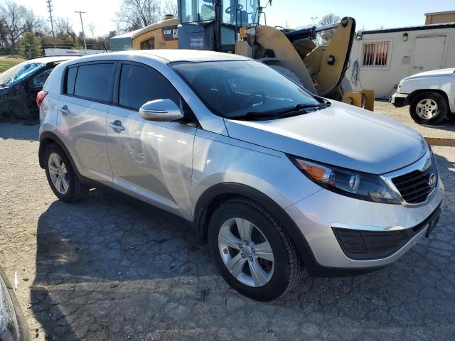 84044904-2012-kia-sportage_4