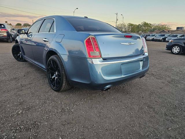 84120344-2011-chrysler-300_3