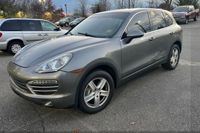 84120474-2011-porsche-cayenne_2