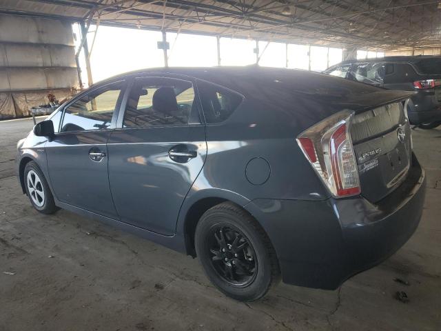 84171724-2013-toyota-prius_2