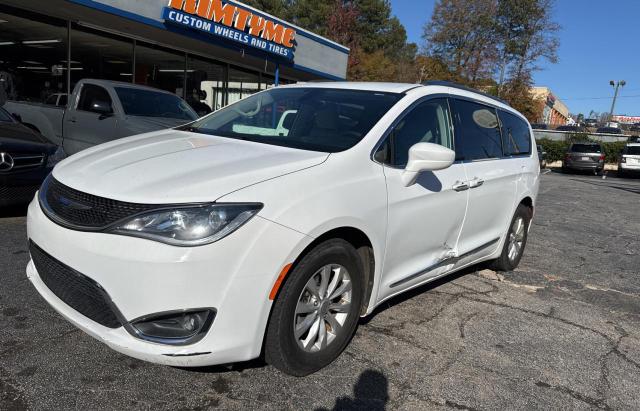 84220824-2019-chrysler-pacifica_2