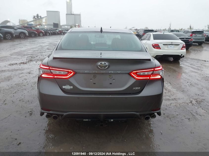 i2442460-2018-toyota-camry_17