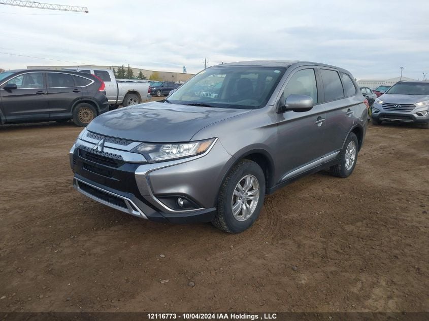 i2469431-2020-mitsubishi-outlander_2