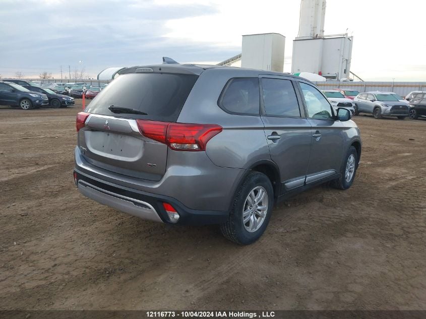 i2469431-2020-mitsubishi-outlander_4