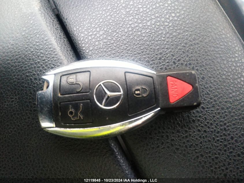 i2472768-2011-mercedes-benz-c-class_11