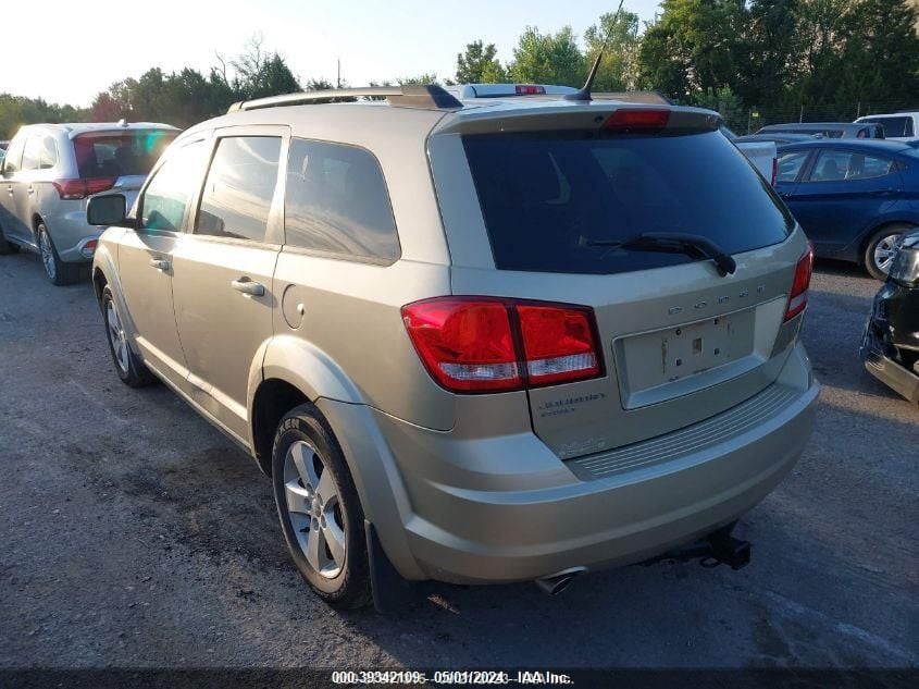 i39826949-2011-dodge-journey_3