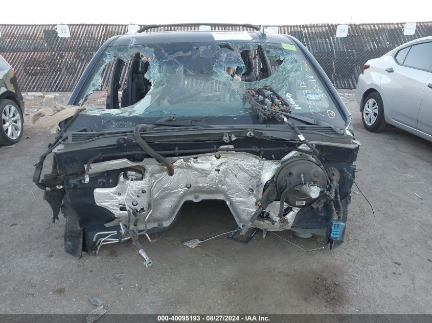 i40582859-2017-cadillac-escalade-esv_12