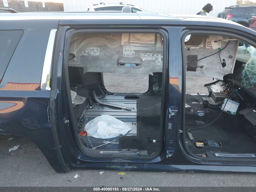 i40582859-2017-cadillac-escalade-esv_13