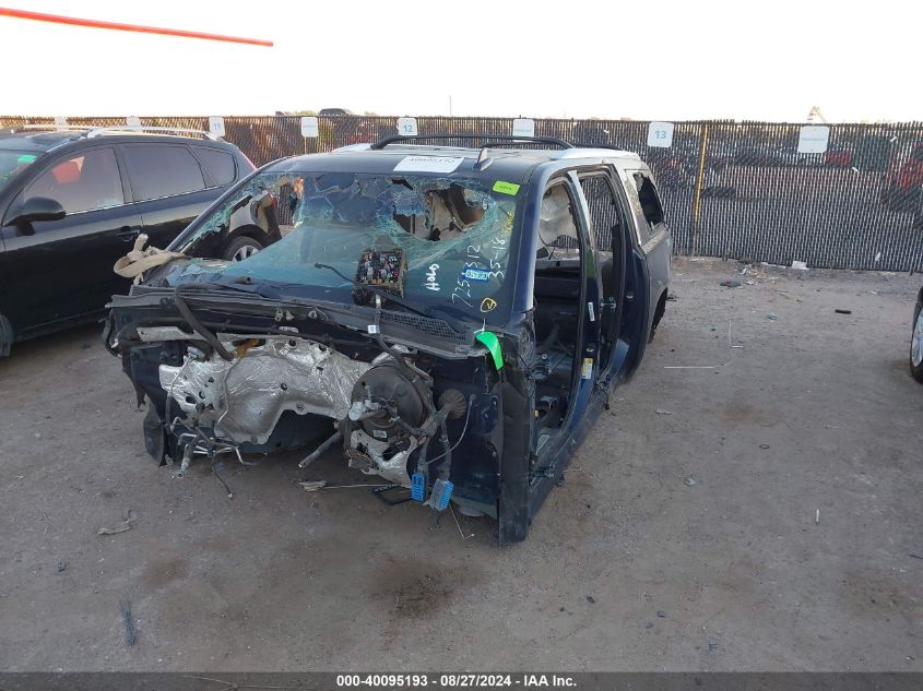 i40582859-2017-cadillac-escalade-esv_2