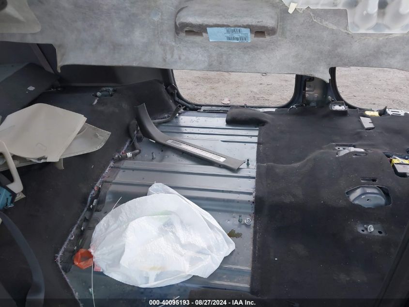 i40582859-2017-cadillac-escalade-esv_8