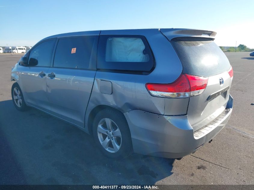 i40899980-2013-toyota-sienna_3