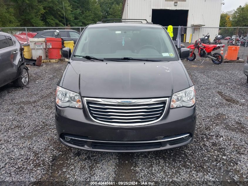 i40934323-2015-chrysler-town-country_6