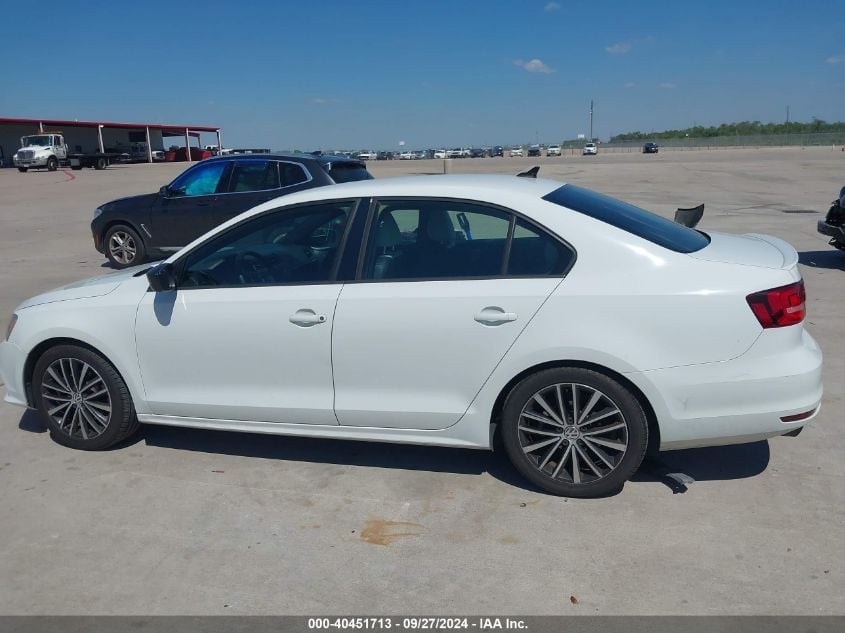 i40940375-2015-volkswagen-jetta_13