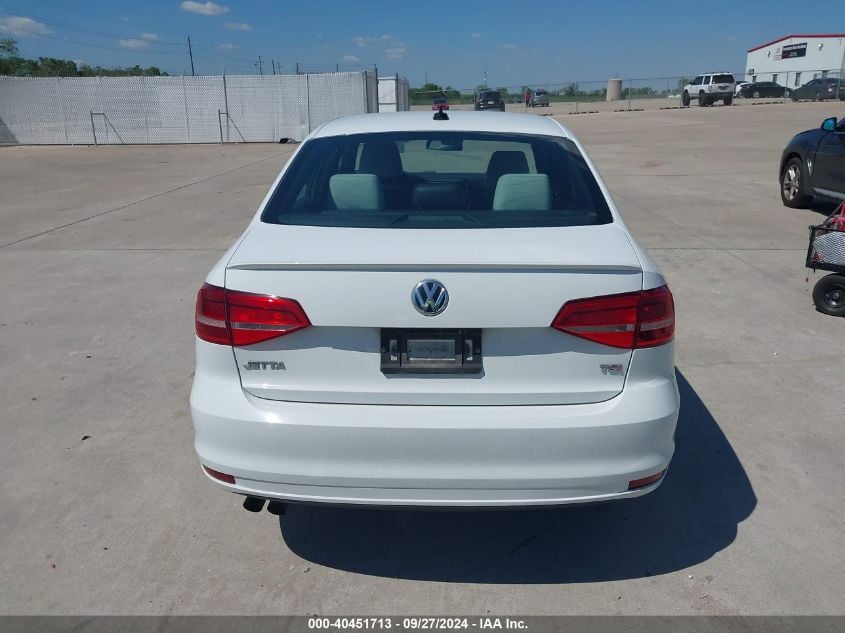 i40940375-2015-volkswagen-jetta_15