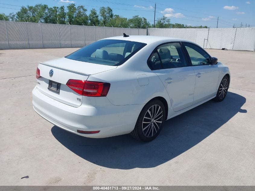 i40940375-2015-volkswagen-jetta_4