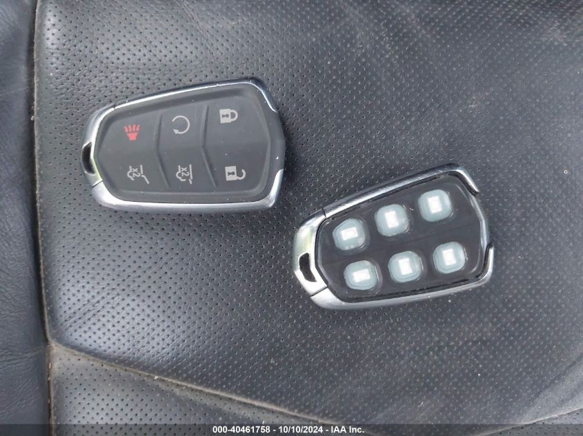 i40950444-2015-cadillac-escalade-esv_11