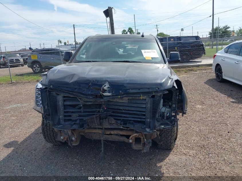 i40950444-2015-cadillac-escalade-esv_13
