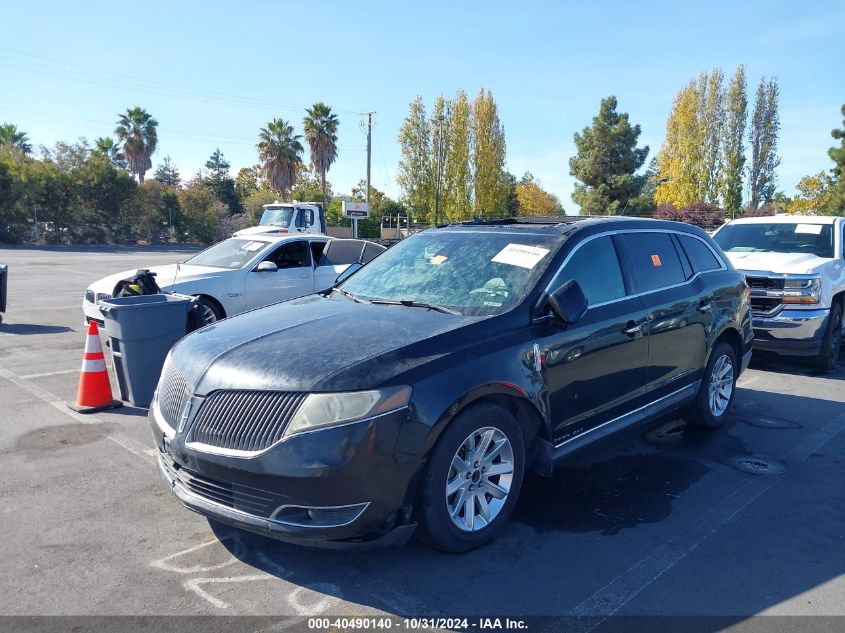 i40978841-2013-lincoln-mkt_2