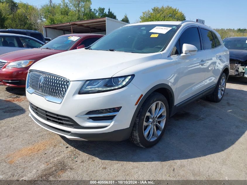 i41045159-2019-lincoln-mkc_2