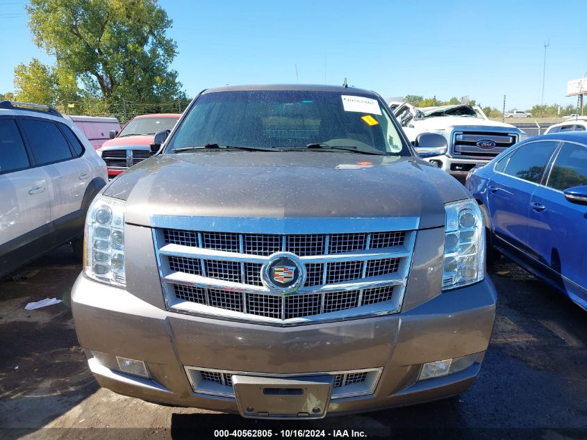 i41051613-2013-cadillac-escalade_12