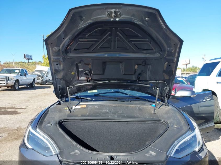 i41098462-2017-tesla-model-s_10