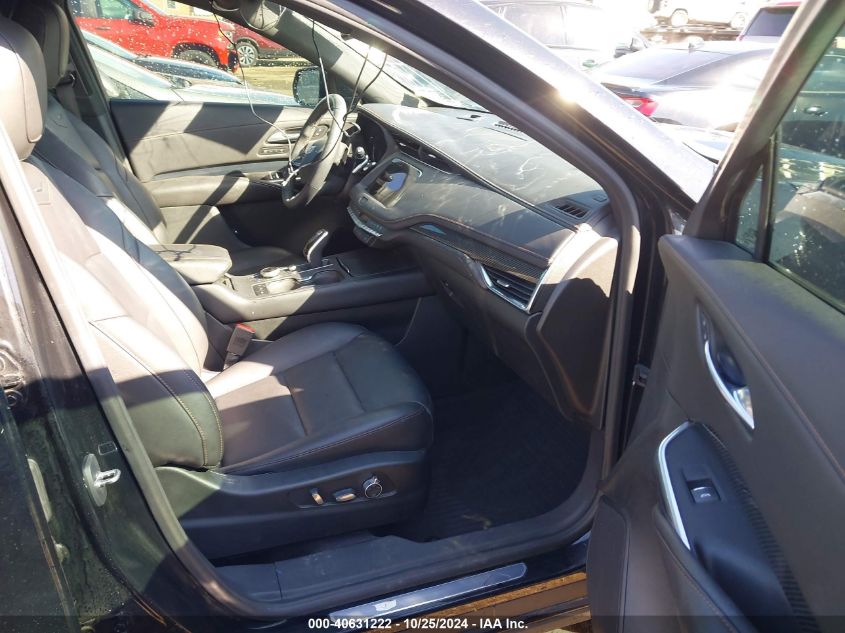 i41120354-2021-cadillac-xt4_5