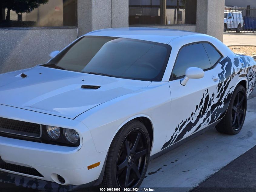 i41158279-2014-dodge-challenger_2