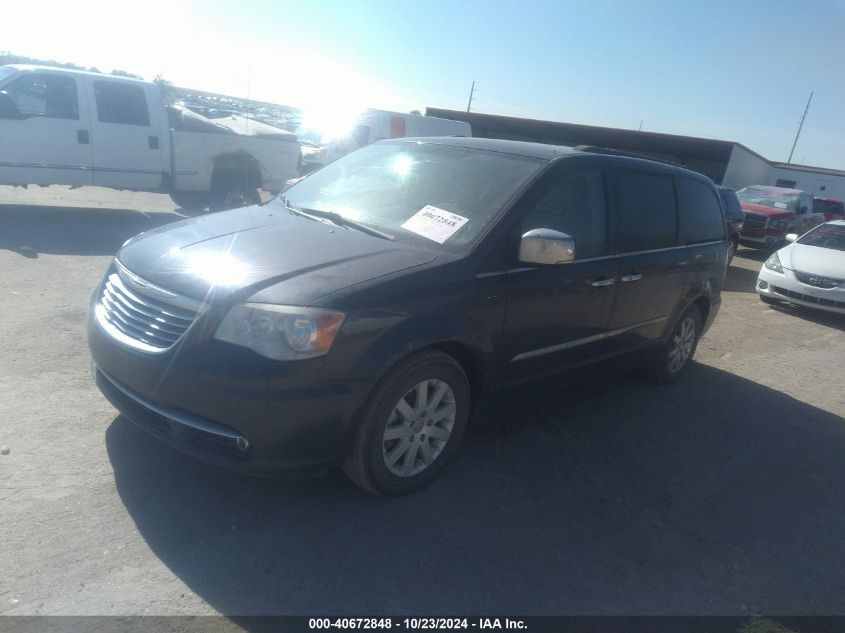 i41162133-2012-chrysler-town-country_2