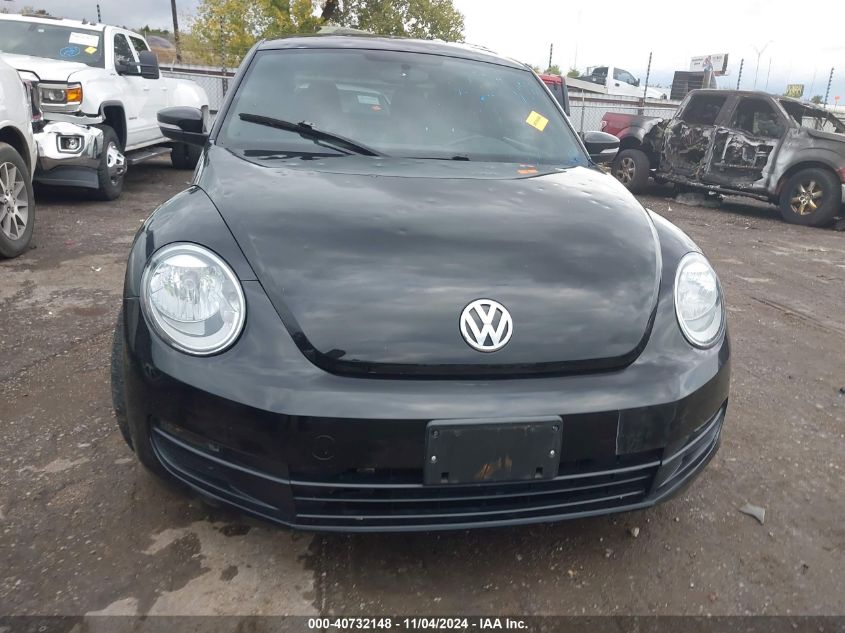 i41221532-2012-volkswagen-beetle_12