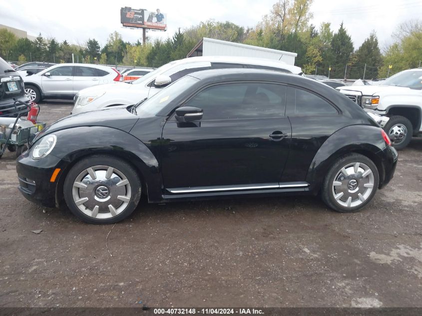 i41221532-2012-volkswagen-beetle_14