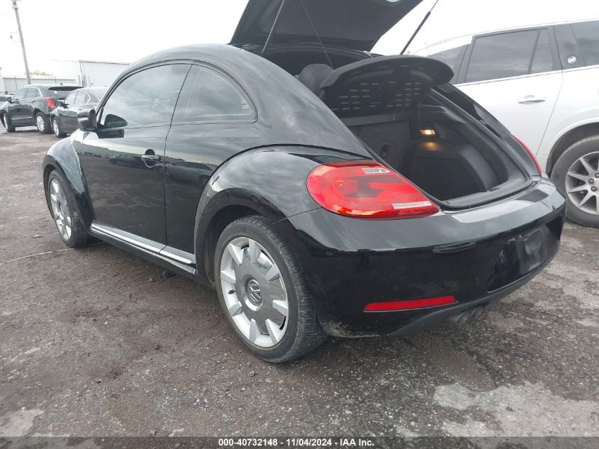 i41221532-2012-volkswagen-beetle_3