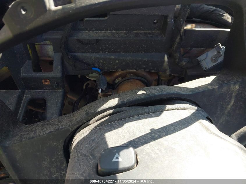 i41223637-2015-cadillac-escalade-esv_15