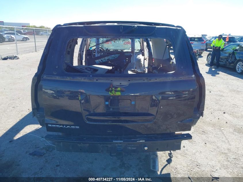 i41223637-2015-cadillac-escalade-esv_16