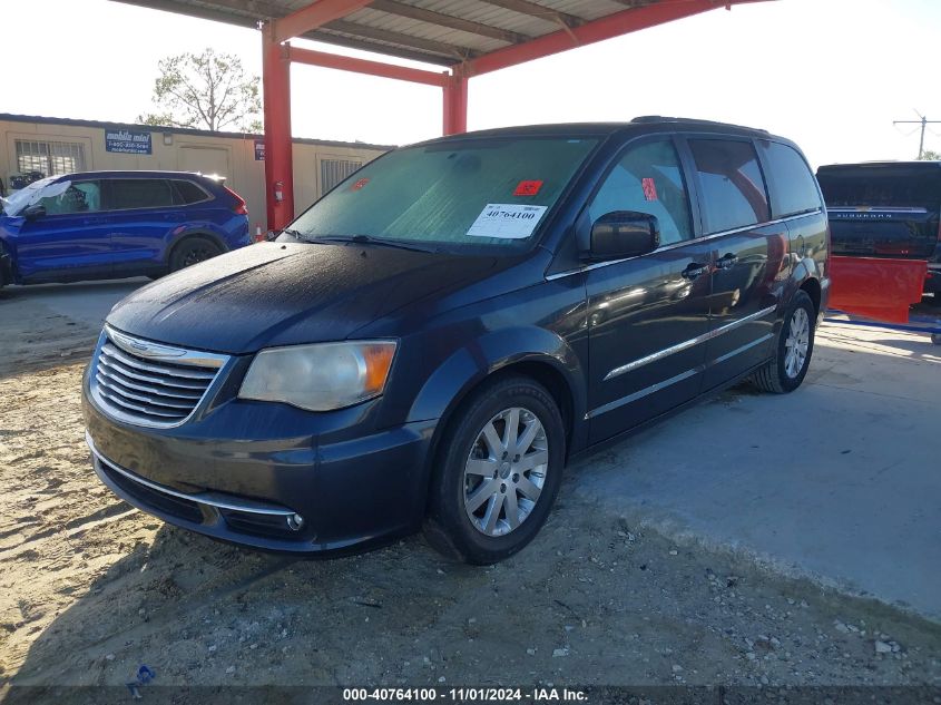 i41253577-2014-chrysler-town-country_2