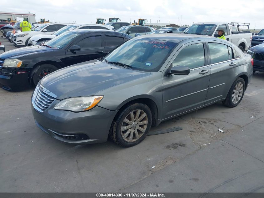 i41303896-2012-chrysler-200_2