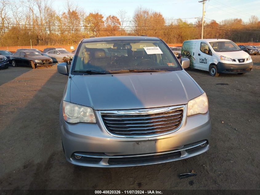 i41309903-2013-chrysler-town-country_6