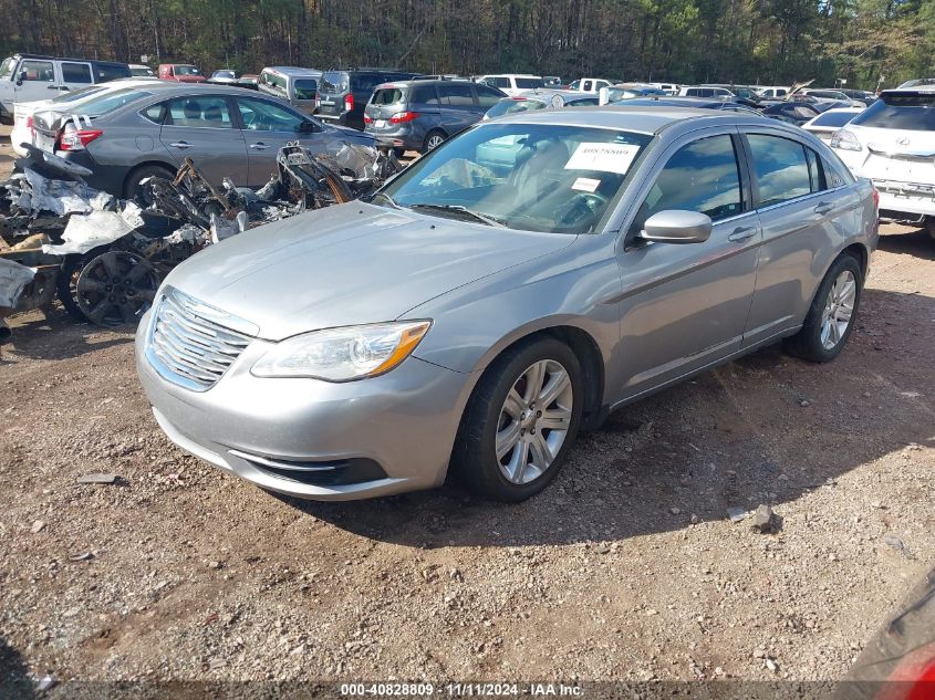 i41318411-2013-chrysler-200_2