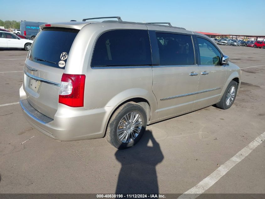 i41327813-2013-chrysler-town-country_4