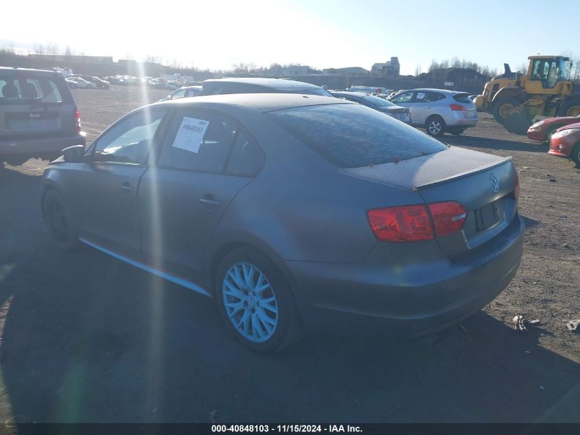 i41337718-2012-volkswagen-jetta_3