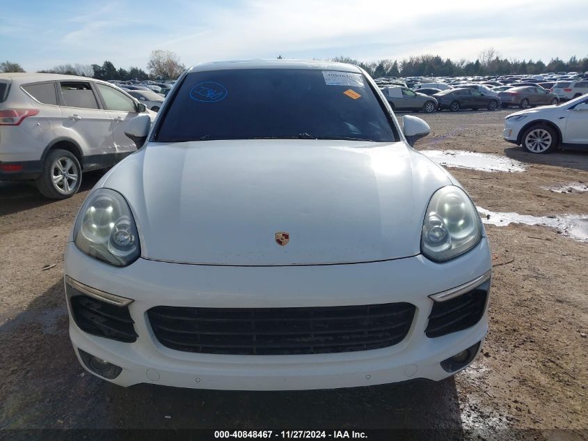 i41338082-2015-porsche-cayenne_12