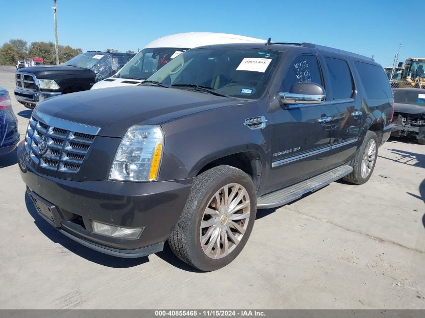 i41345091-2011-cadillac-escalade-esv_2