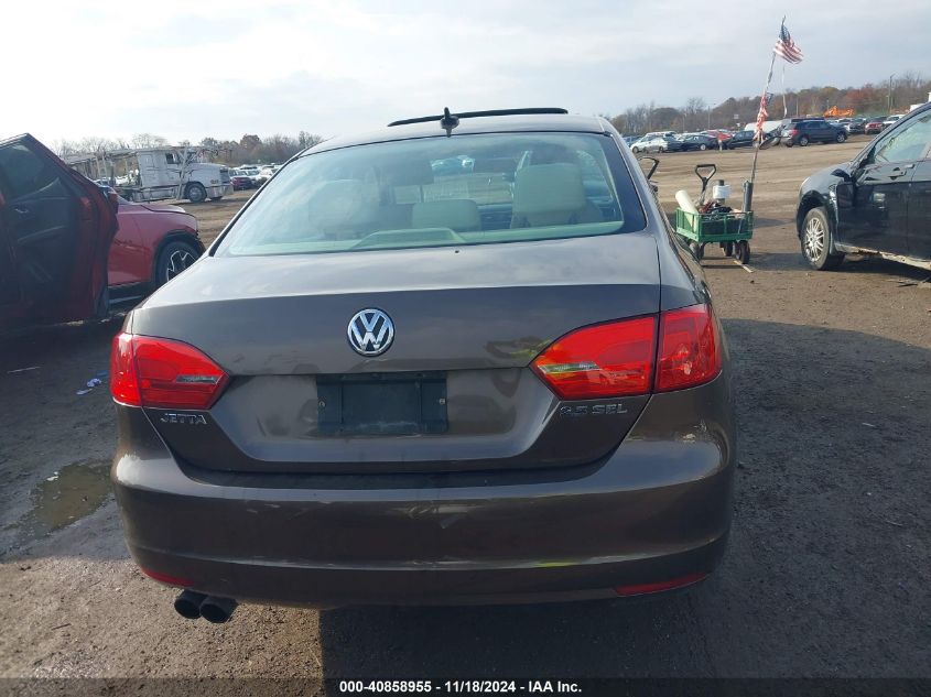 i41348578-2011-volkswagen-jetta_15