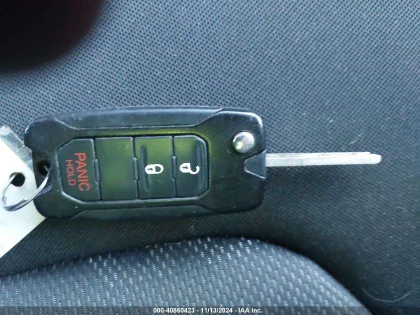 i41350046-2015-jeep-renegade_11