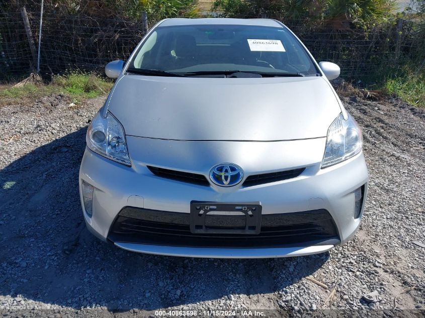 i41353339-2015-toyota-prius_12