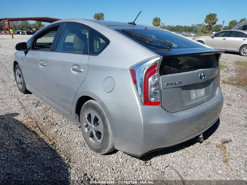 i41353339-2015-toyota-prius_3