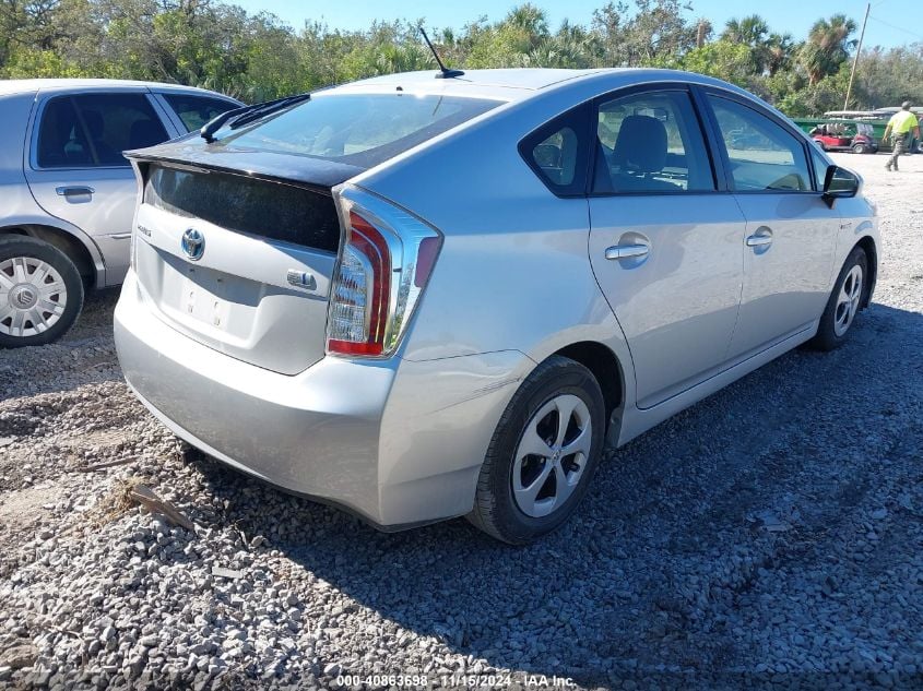 i41353339-2015-toyota-prius_4