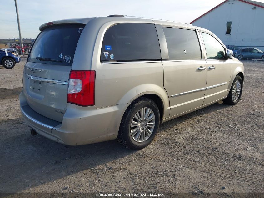 i41355908-2013-chrysler-town-country_4