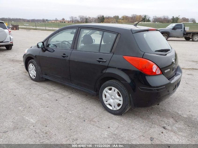 i41376797-2011-nissan-versa_3