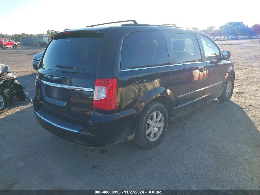 i41378687-2012-chrysler-town-country_4